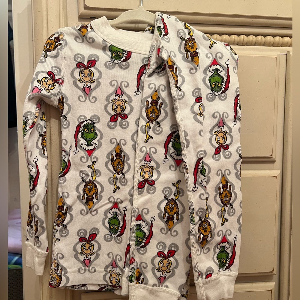 Hanna Andersson grinch Christmas pajamas with Cindy Lou who! Never worn!
